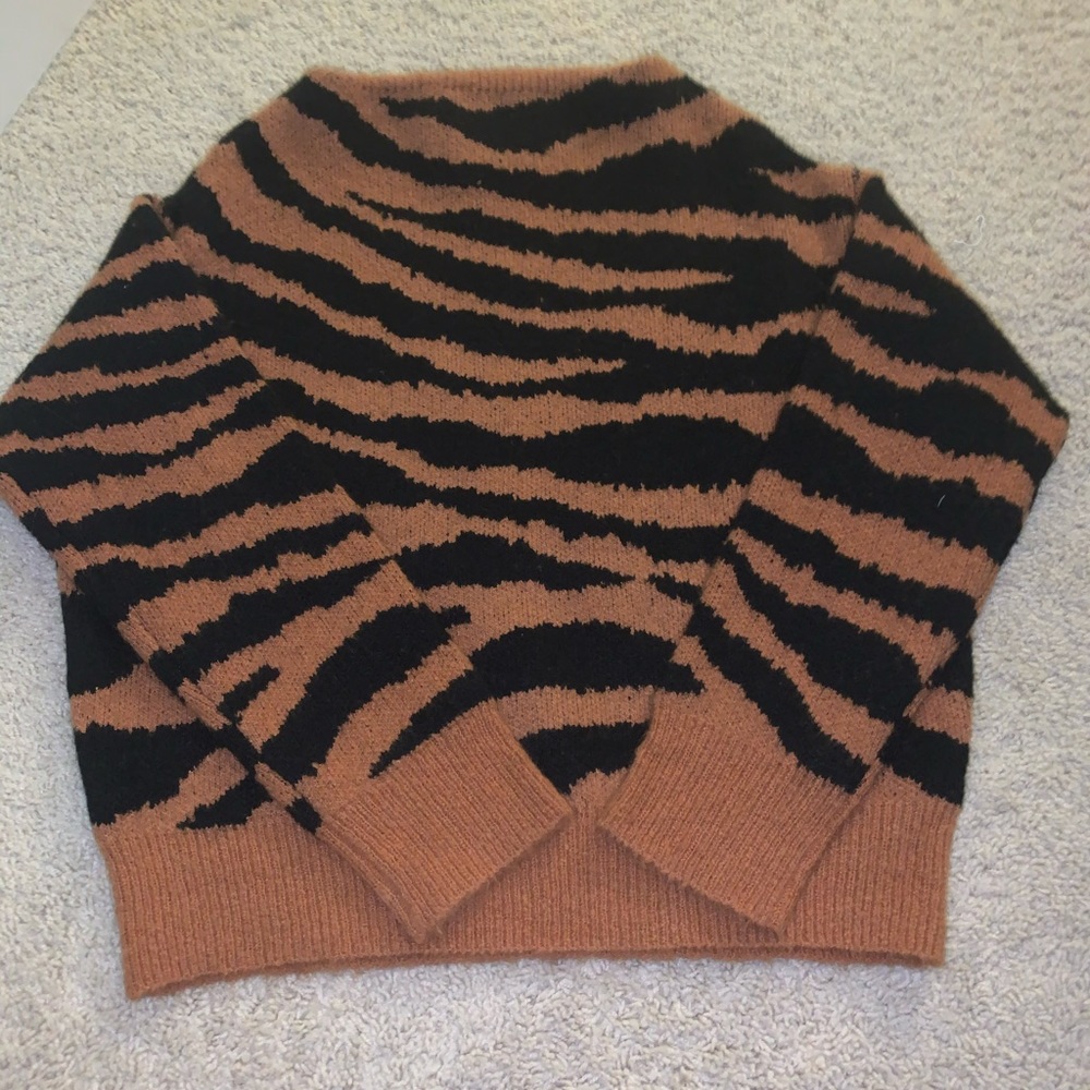 MOODIE SWEATER